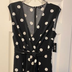 Beautiful, never worn jumpsuit for all your spring and summer functions